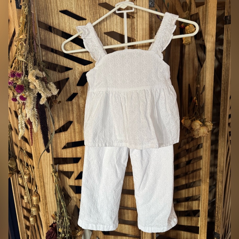 Cupcakes & Cashmere White Eyelet Ensemble